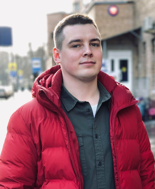 Илья Старков