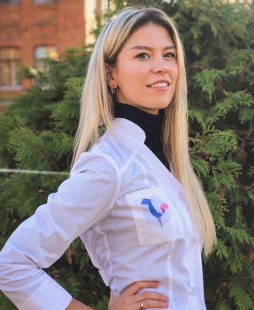 Полина Свечникова