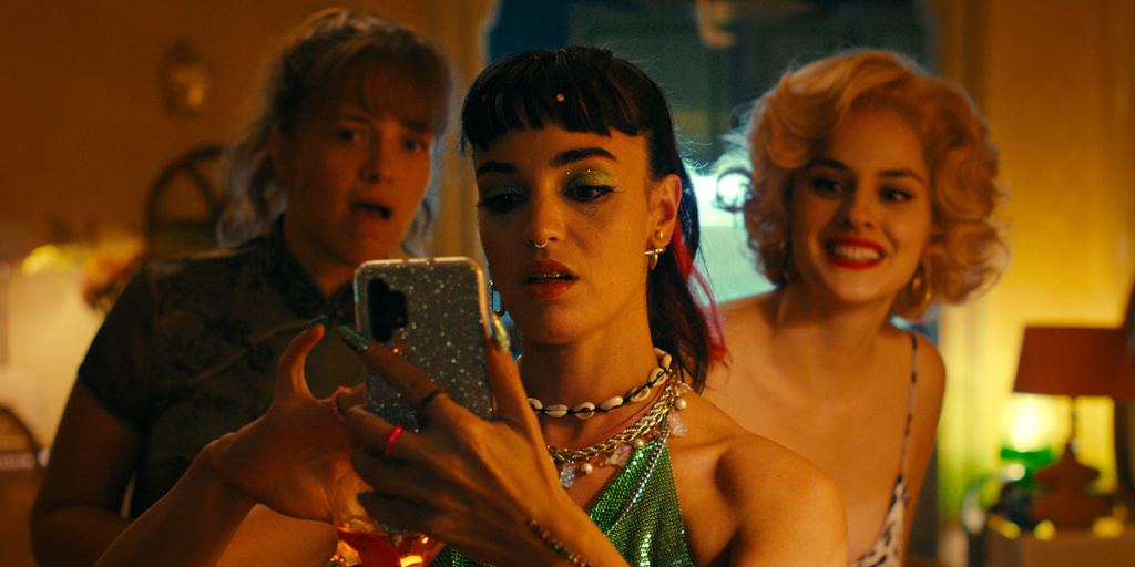 Секс-порно комикстер өгей ұлы мен анасы