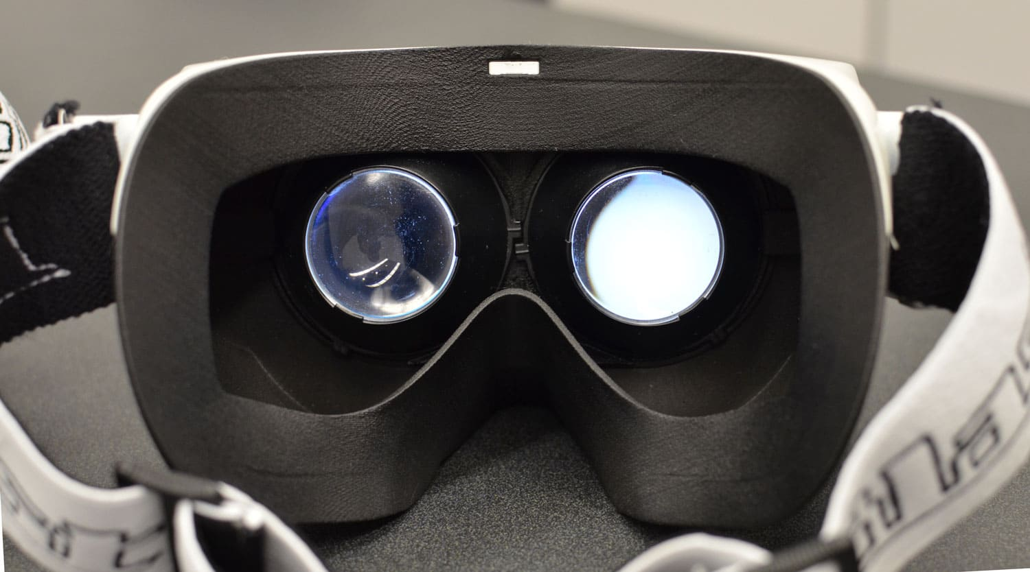 Vr tube. ВР очки Oculus. Окулус шлем виртуальной реальности. Виар очки 2024. Очки вертулярной реальности.
